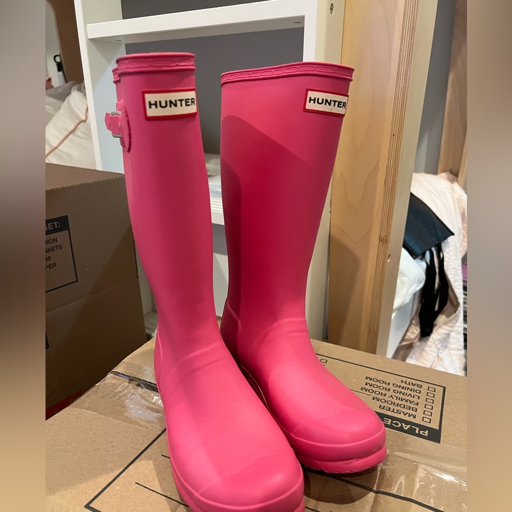Hunter pink boots size 7 in great condition